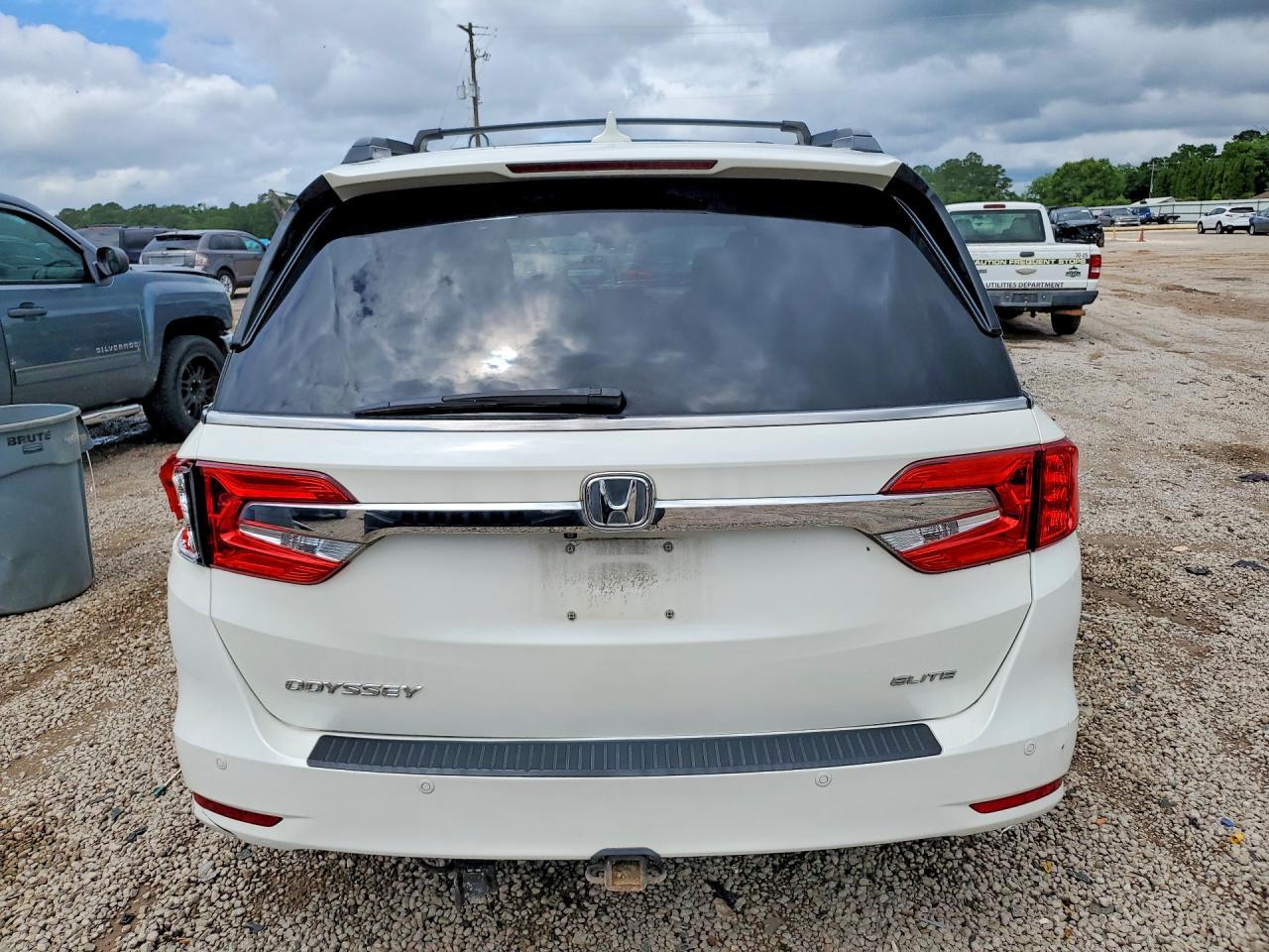 2018 Honda Odyssey Elite - Image 6
