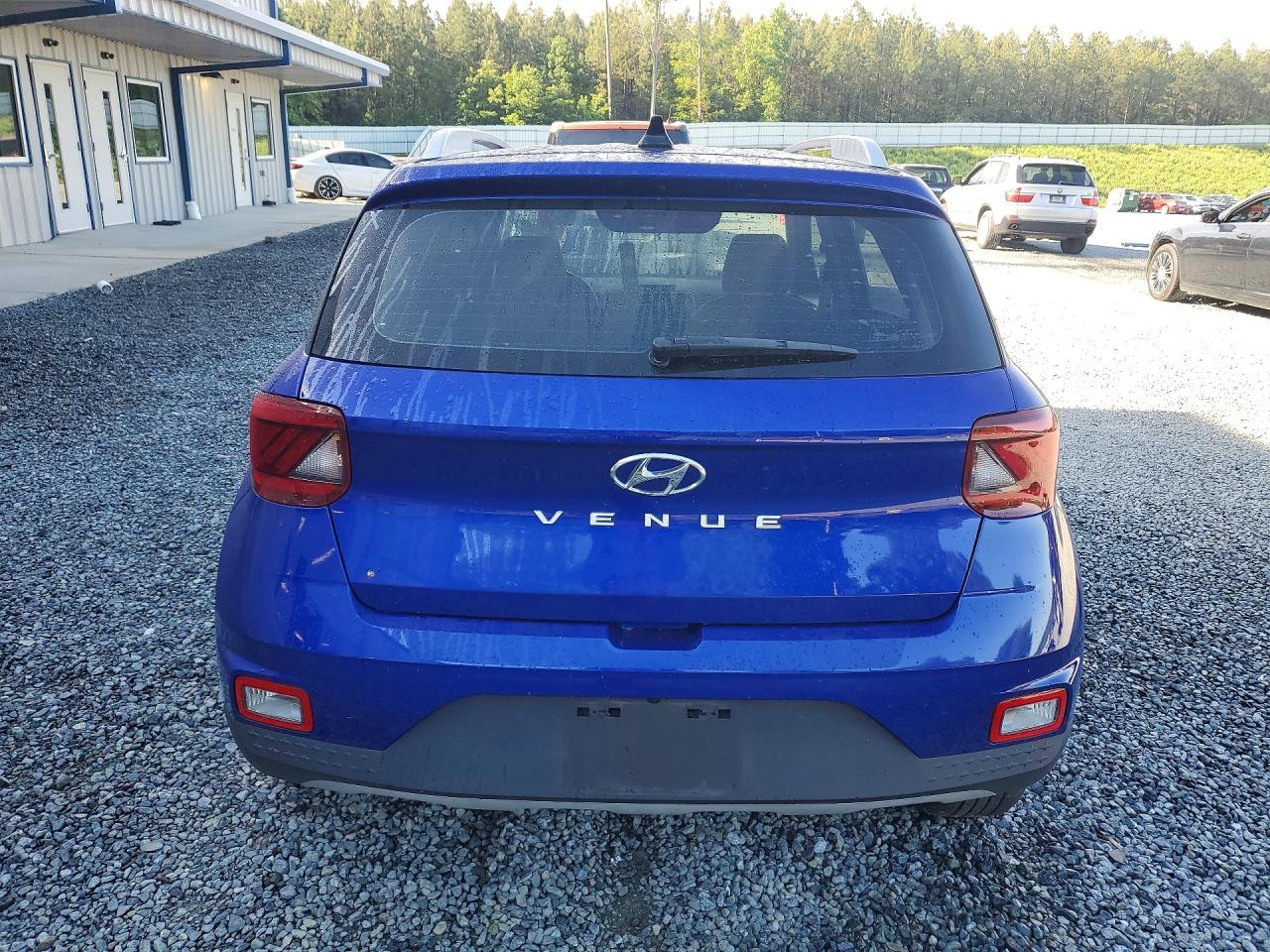 2022 Hyundai Venue Limited - Фото 6