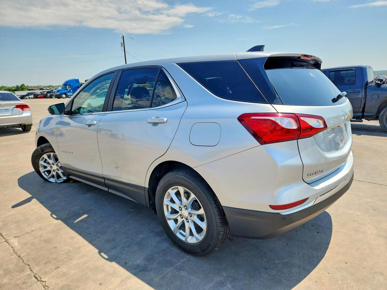 2021 Chevrolet Equinox Lt - Image 2