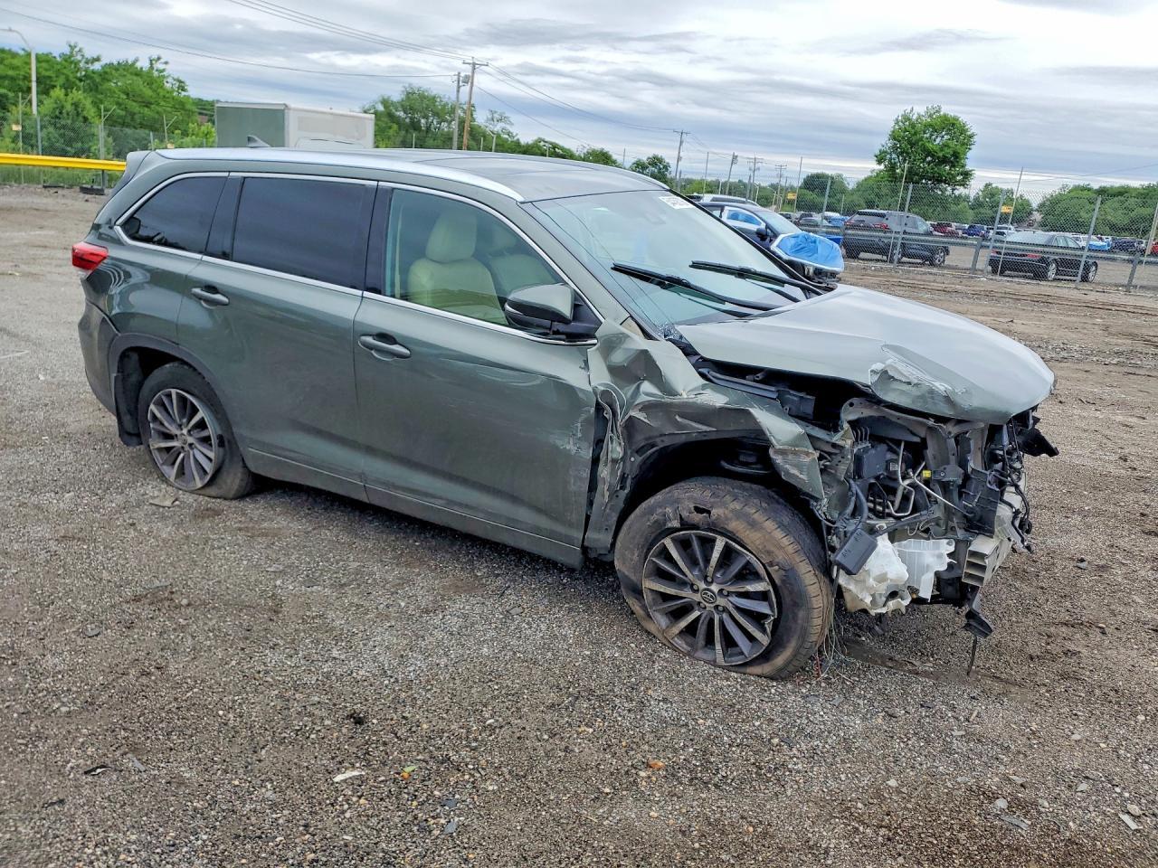 2018 Toyota Highlander Xle - Фото 4