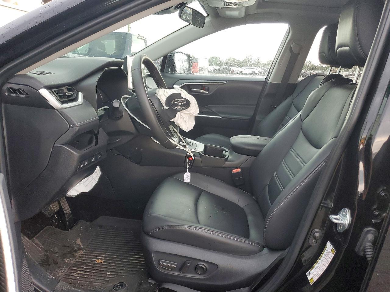 2024 Toyota Rav4 Xle Premium - Image 7