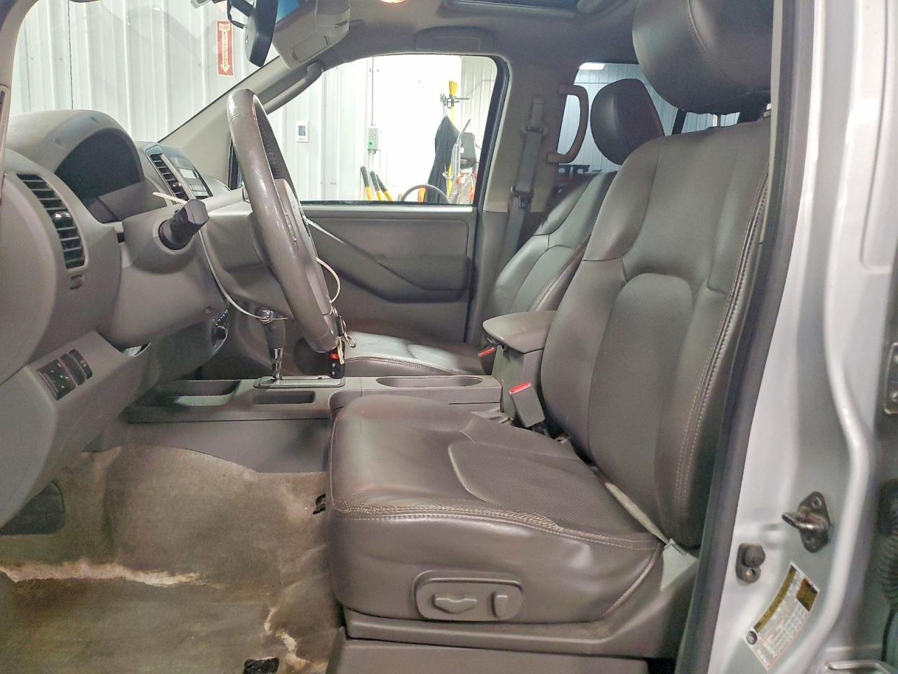 2011 Nissan Frontier S - Фото 7