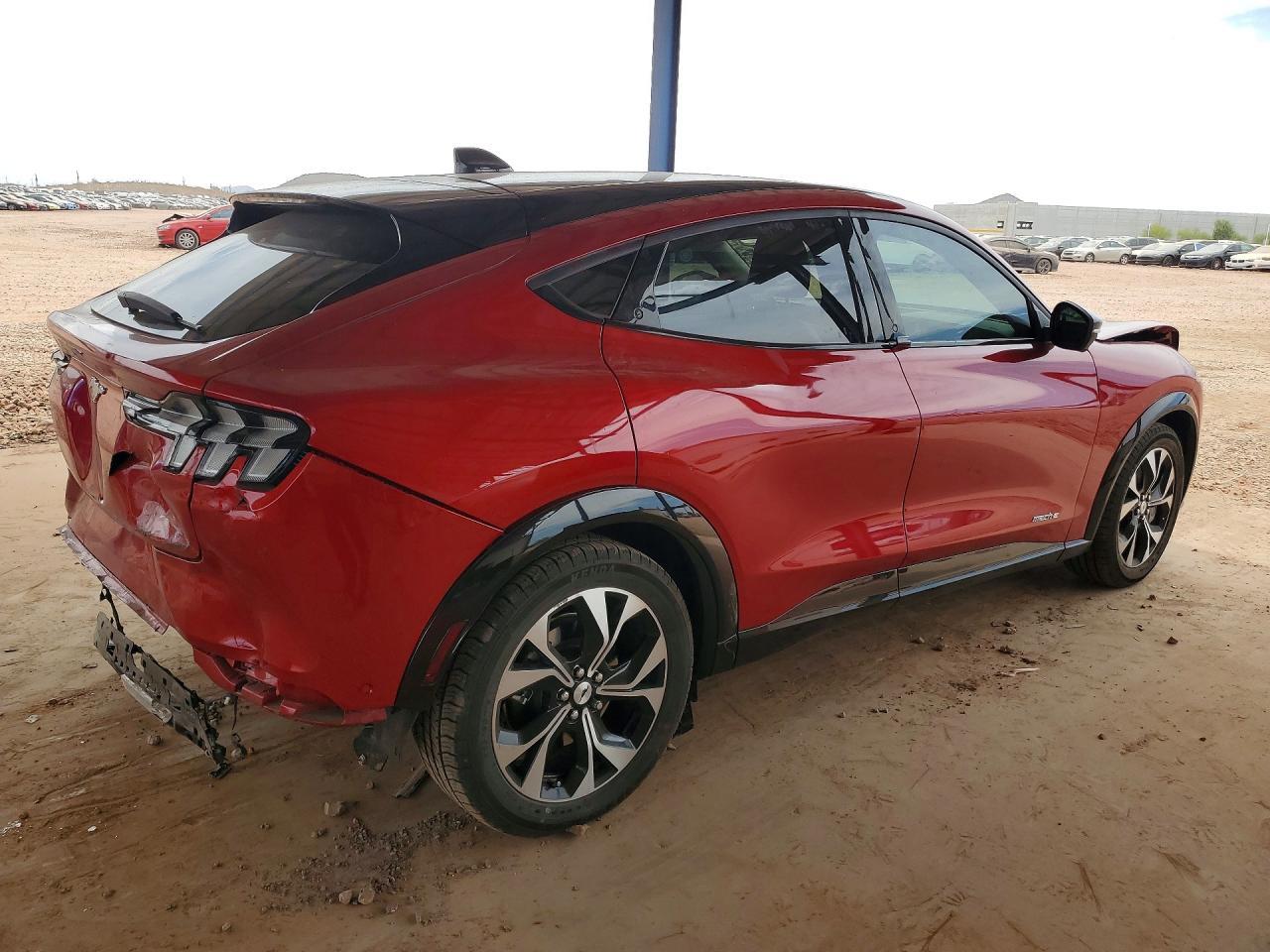 2023 Ford Mustang Mach-E Premium - Фото 3