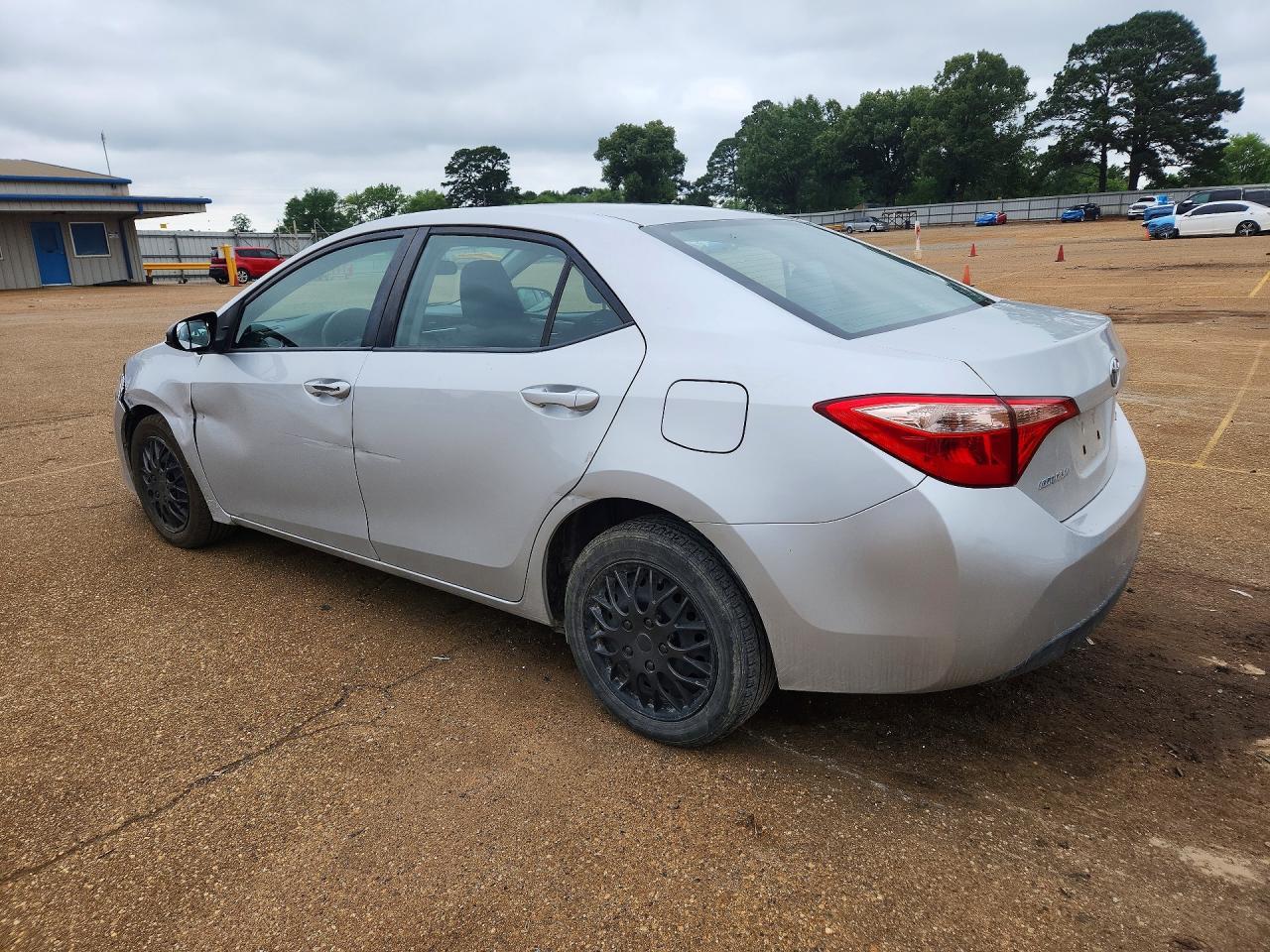 2019 Toyota Corolla Le - Image 2