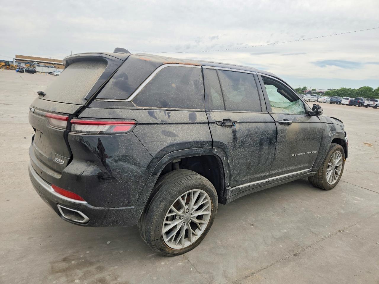2022 Jeep Grand Cherokee Summit - Image 3
