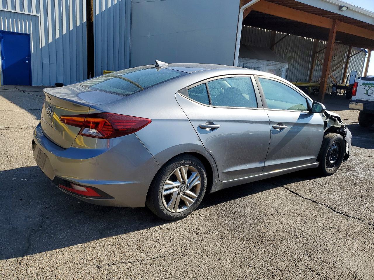 2019 Hyundai Elantra Sel - Image 3