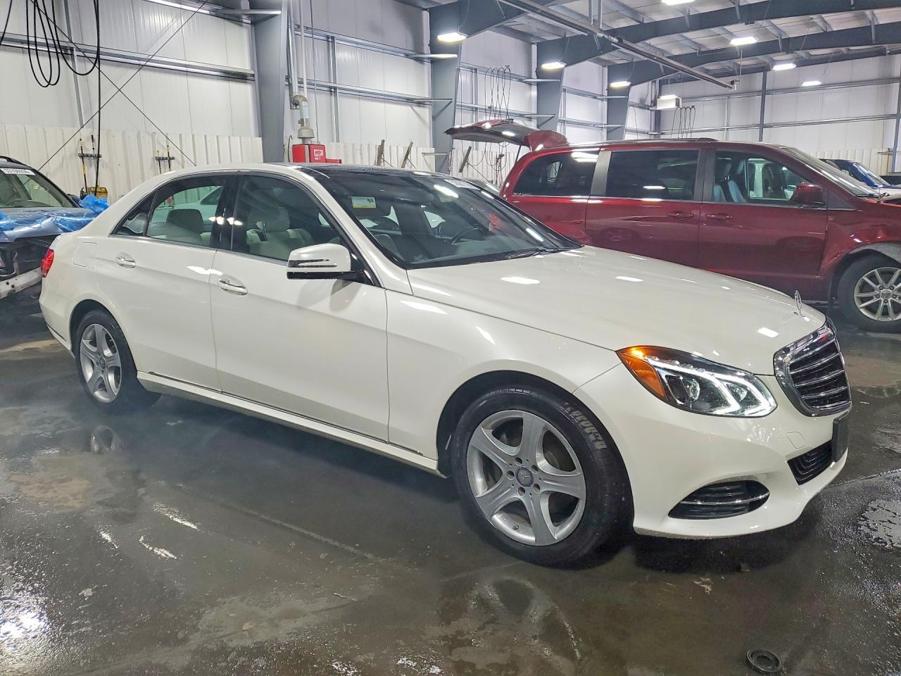 2016 Mercedes-Benz E 350 4Matic - Фото 4
