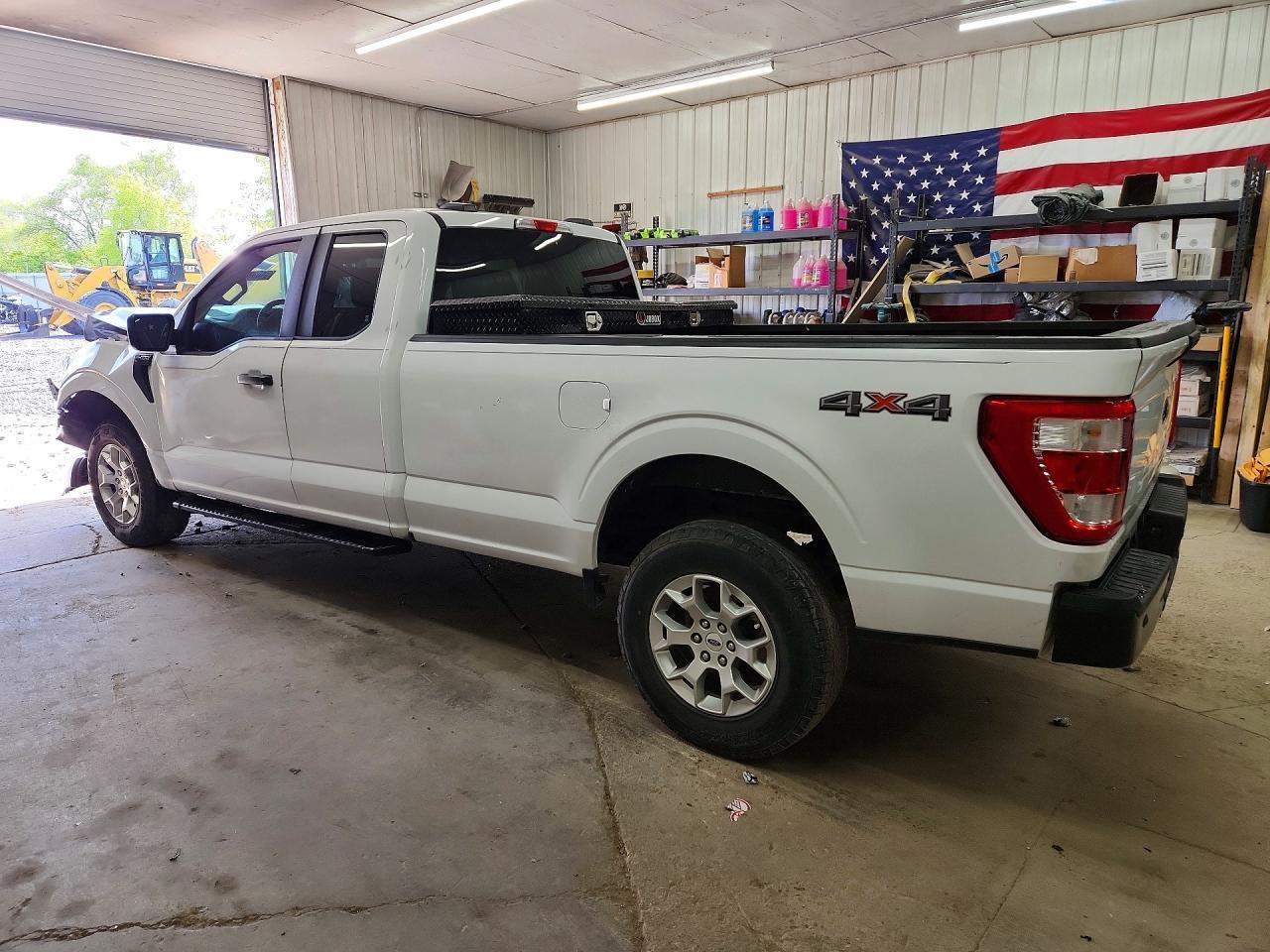 2023 Ford F150 Super Cab - Фото 2
