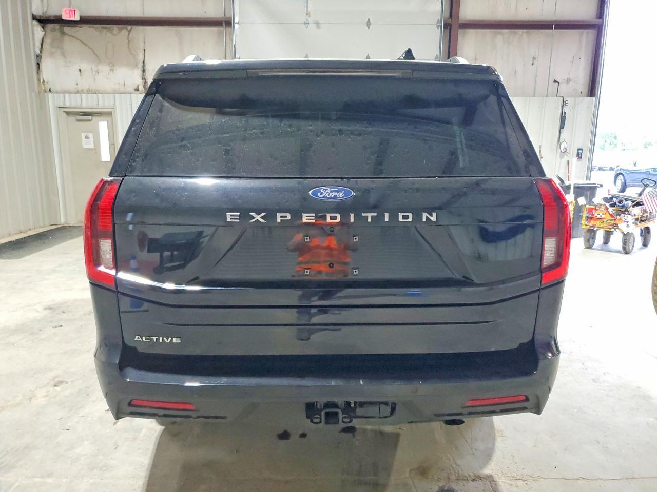 2025 Ford Expedition Active - Image 6