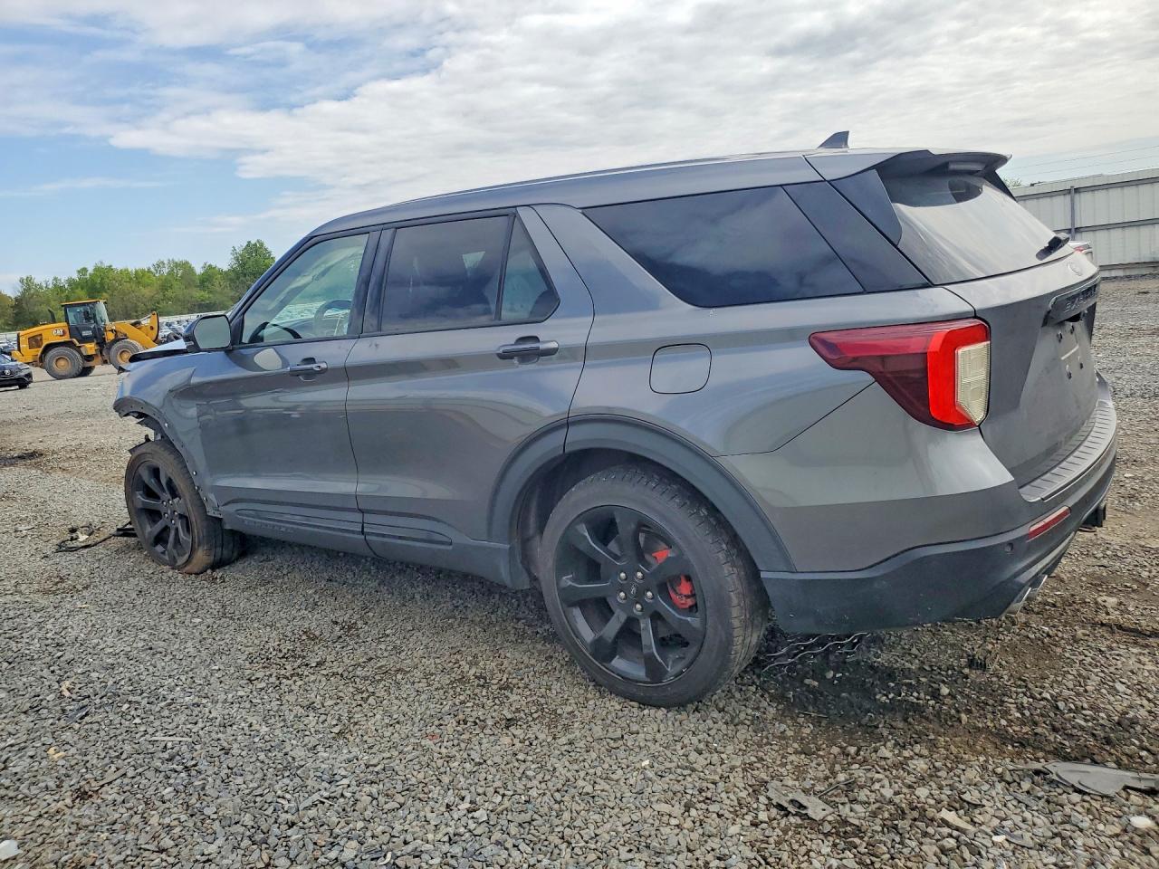2022 Ford Explorer St - Фото 2