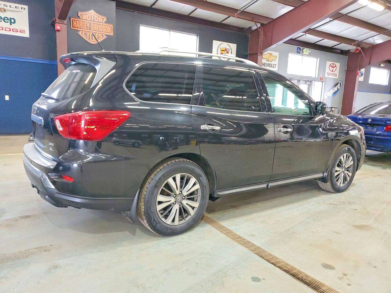 2017 Nissan Pathfinder Sl - Фото 3