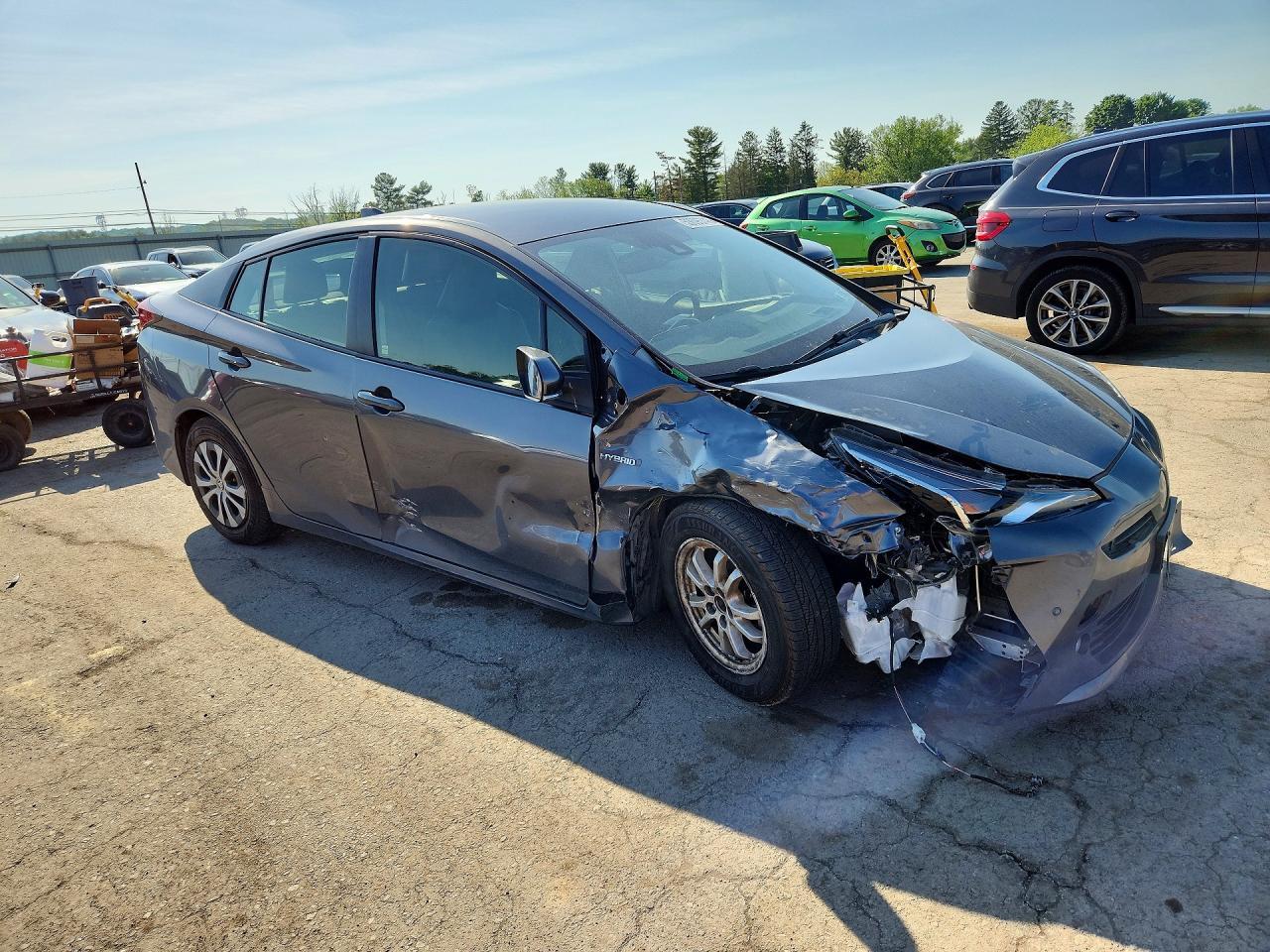 2022 Toyota Prius Xle Awd-E - Image 4