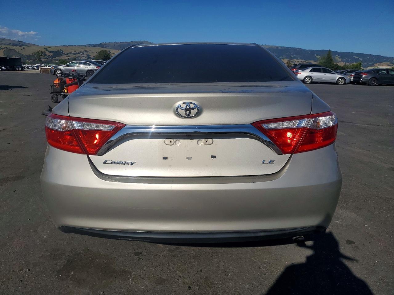 2016 Toyota Camry Le - Фото 6