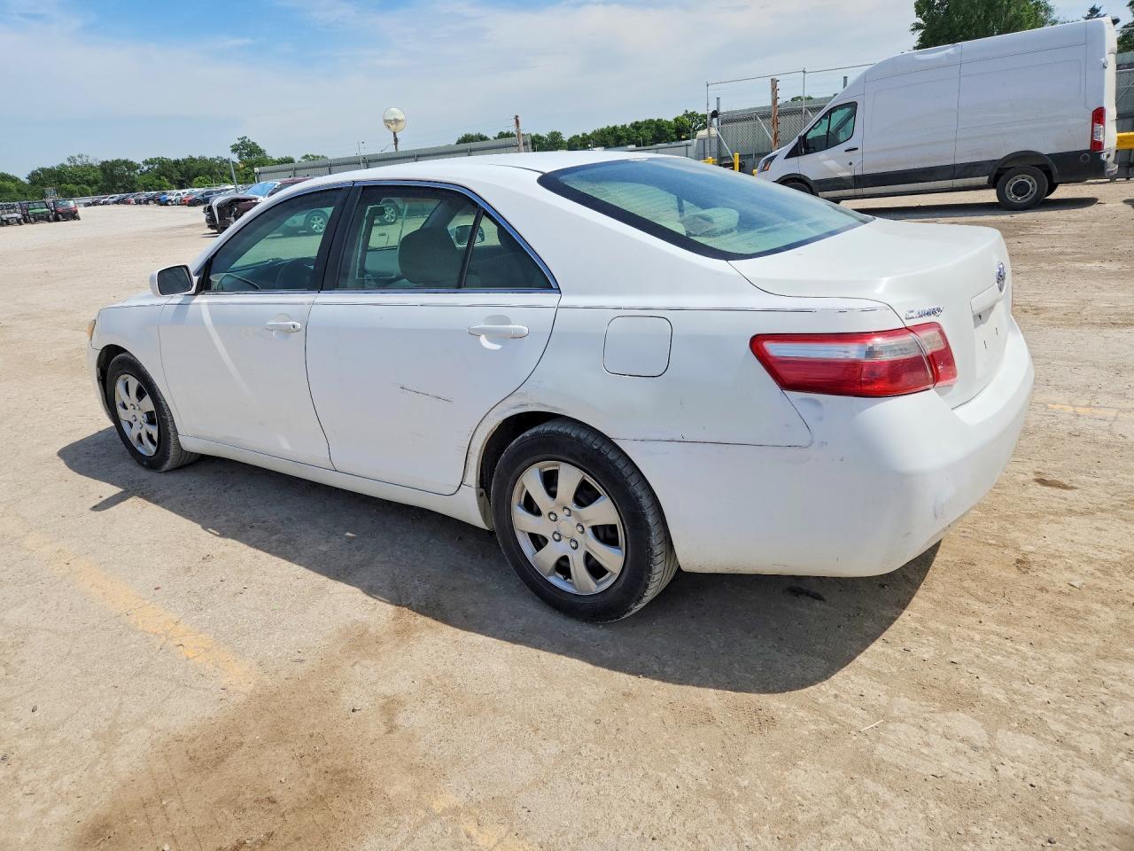 2009 Toyota Camry Le - Фото 2