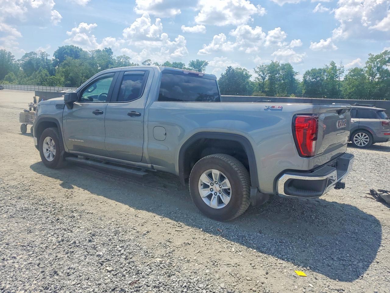 2025 GMC Sierra K1500 - Image 2