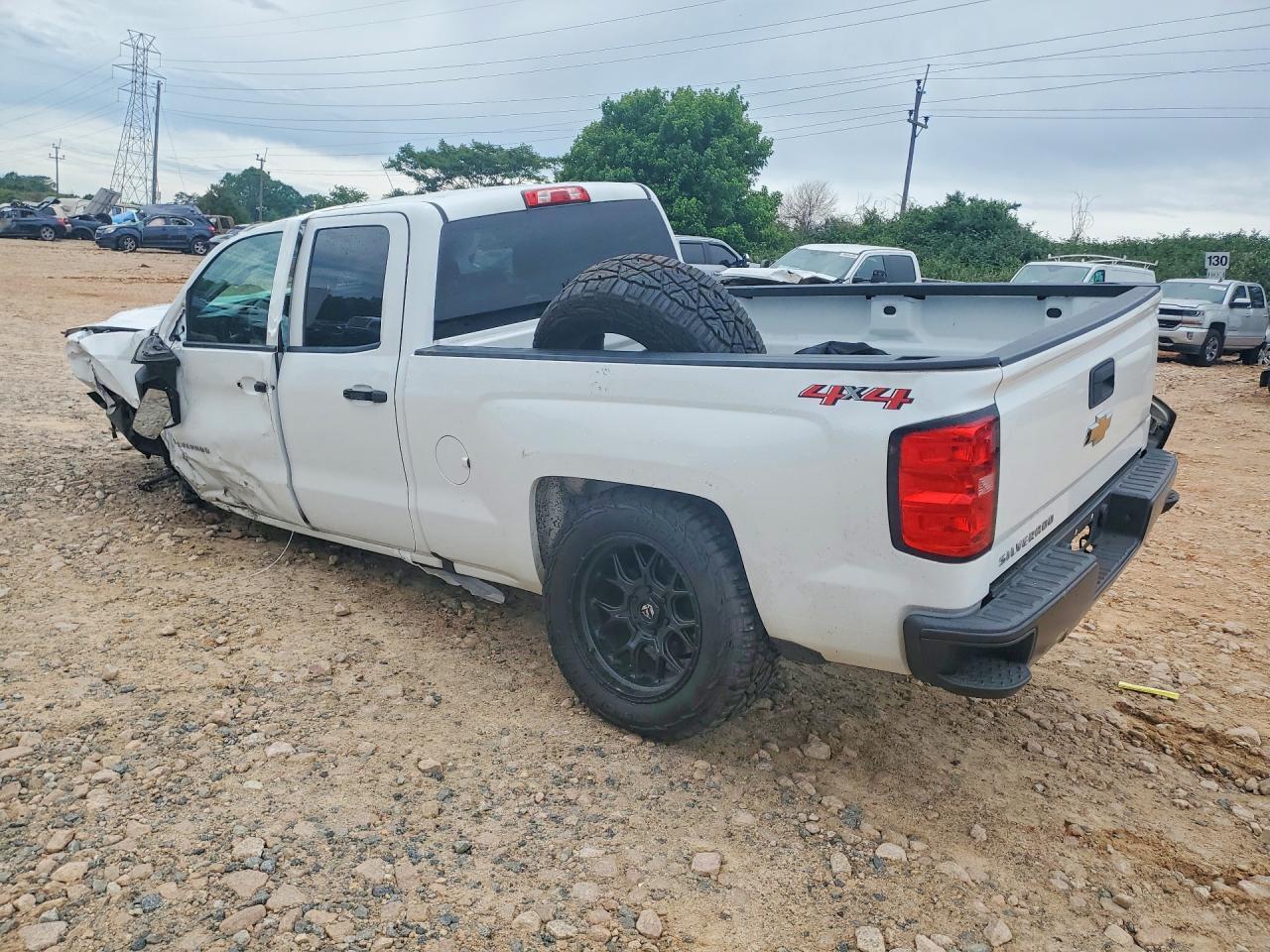 2018 Chevrolet Silverado K1500 - Фото 2