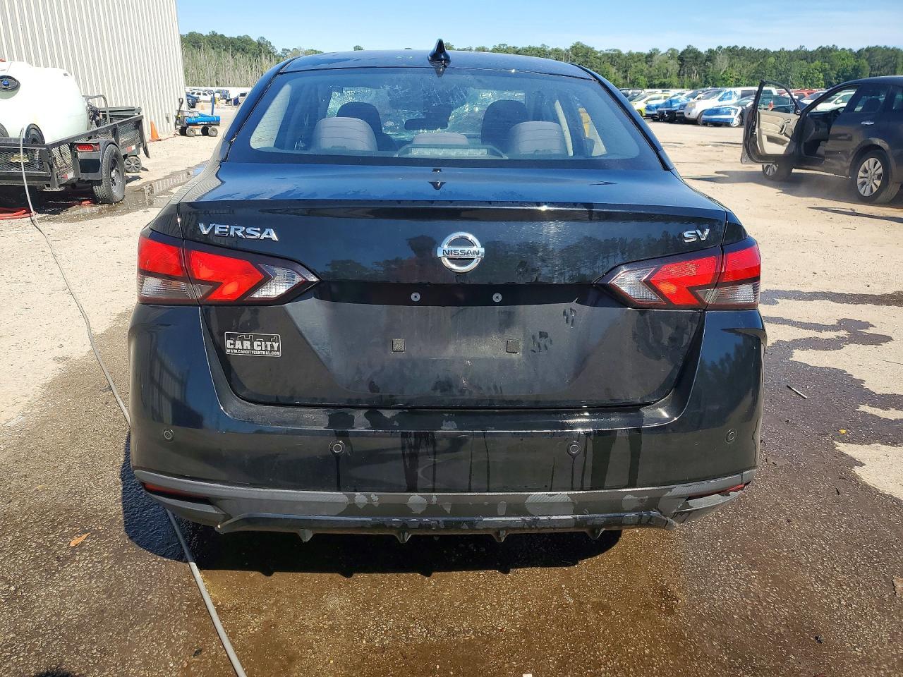 2021 Nissan Versa Sv - Image 6