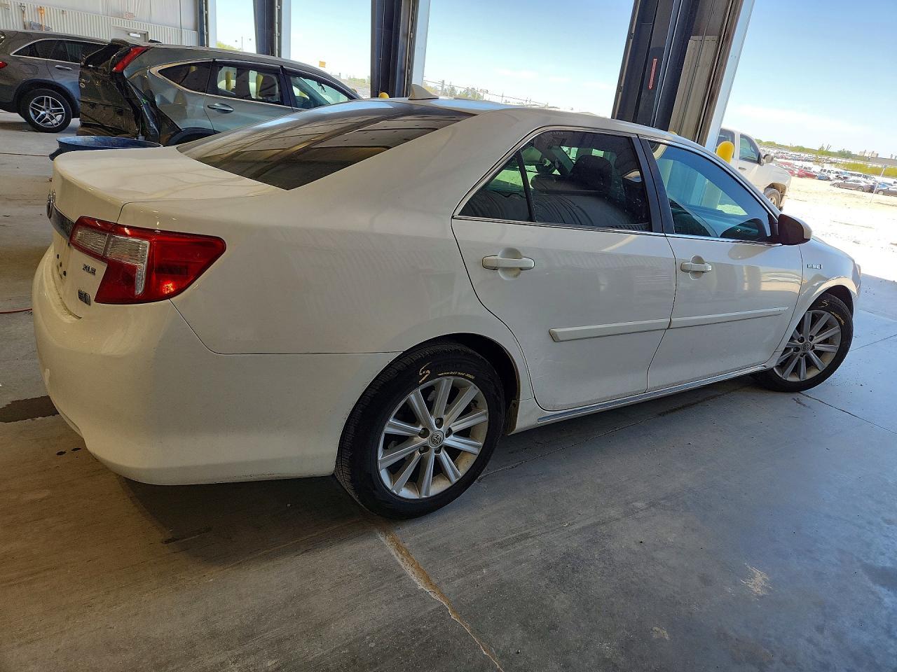 2013 Toyota Camry Hybrid Xle - Фото 3