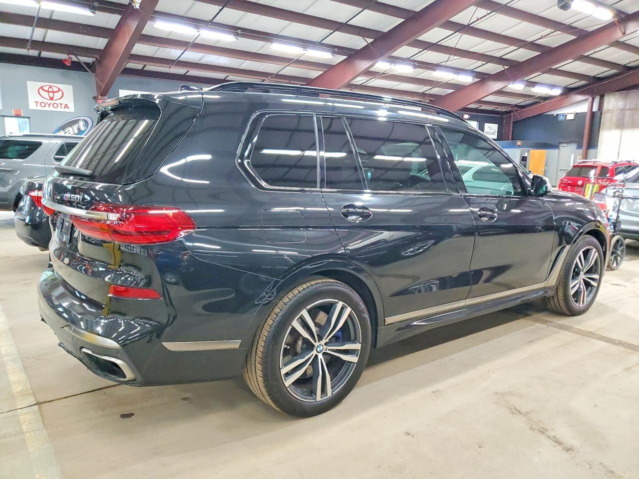 2020 BMW X7 M50I - Фото 3