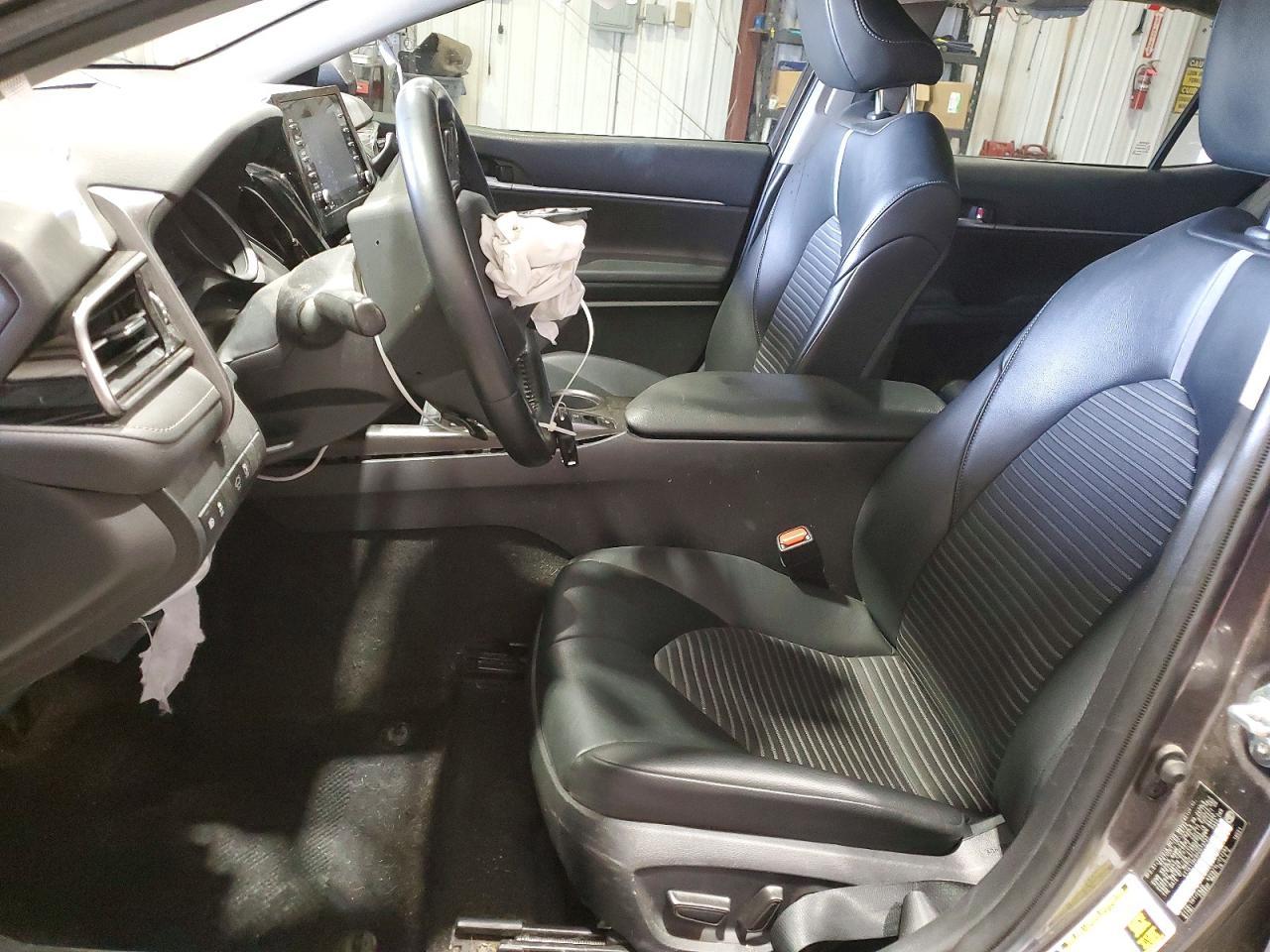 2023 Toyota Camry Se - Image 7