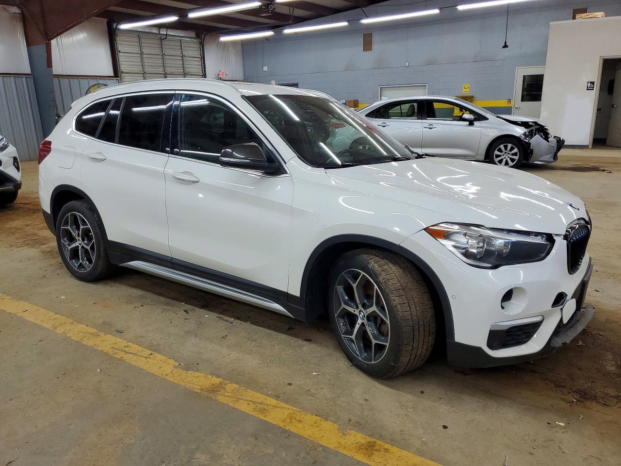 2018 BMW X1 xDrive28I - Фото 4