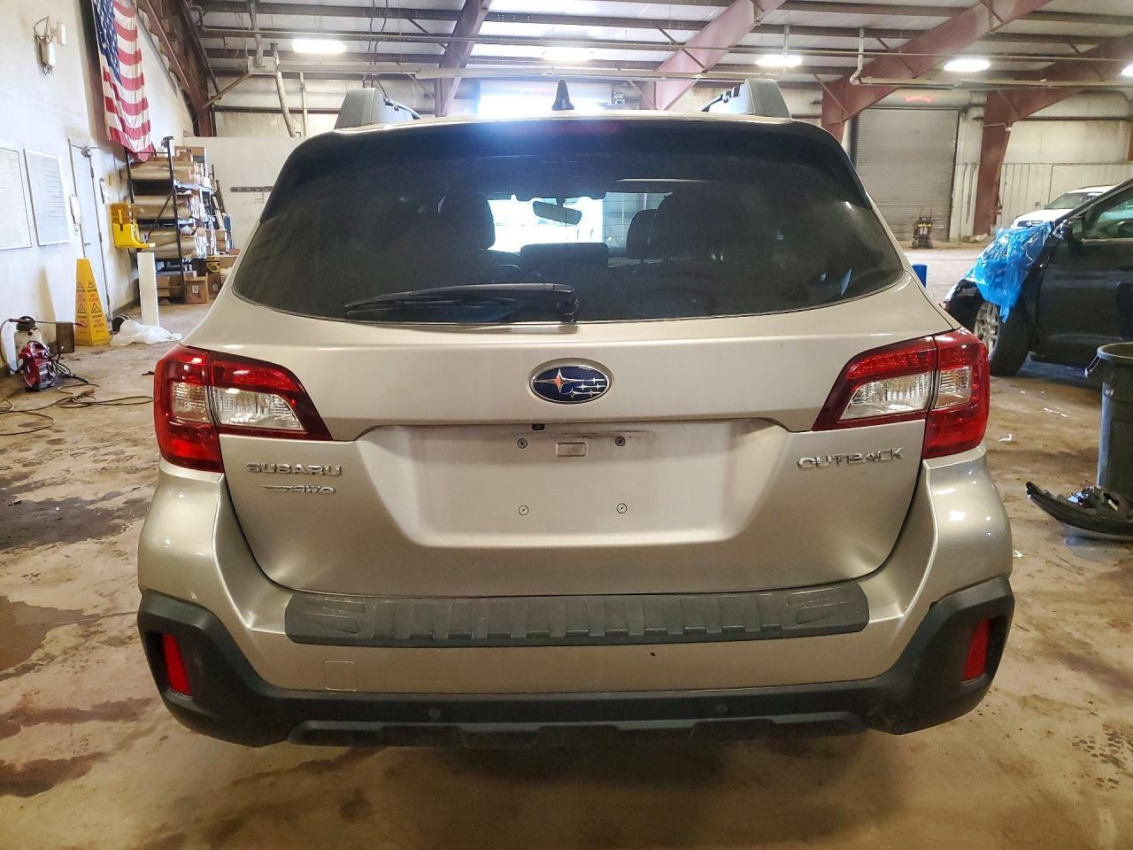 2018 Subaru Outback 2.5I Limited - Image 6