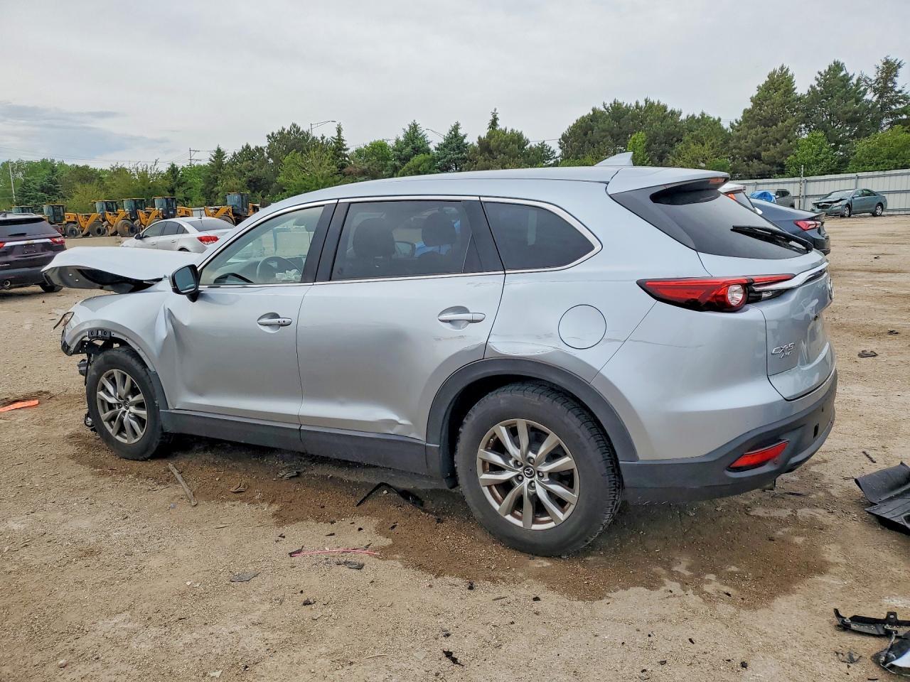 2019 Mazda Cx-9 Touring - Image 2