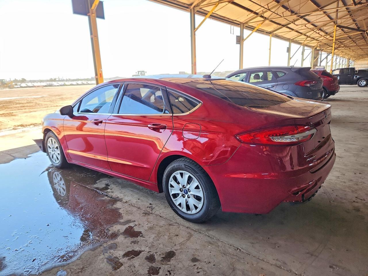 2019 Ford Fusion S - Фото 2