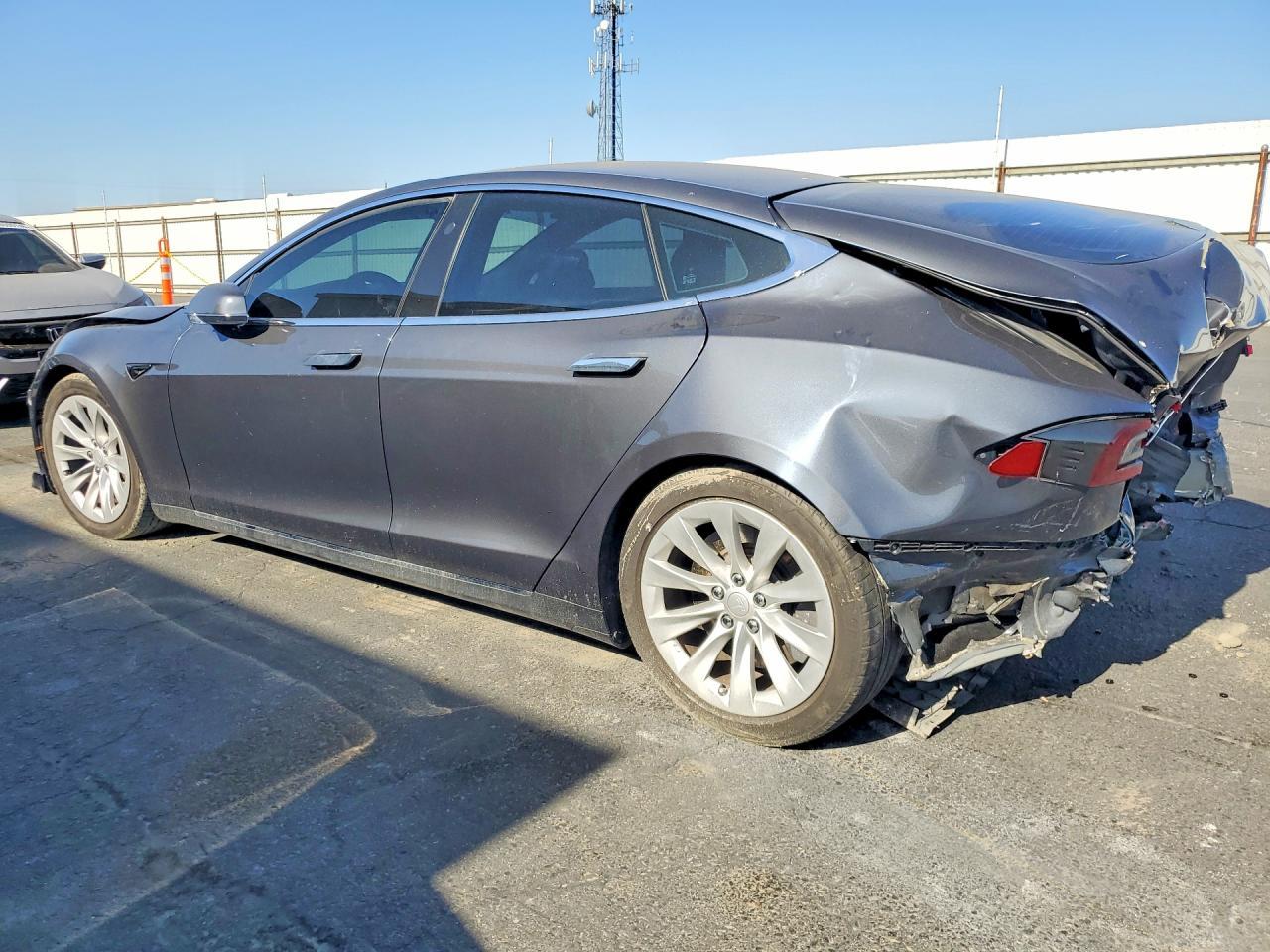 2017 Tesla Model S - Фото 2