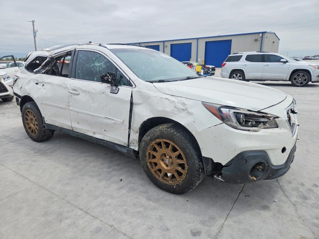 2019 Subaru Outback Touring - Image 4