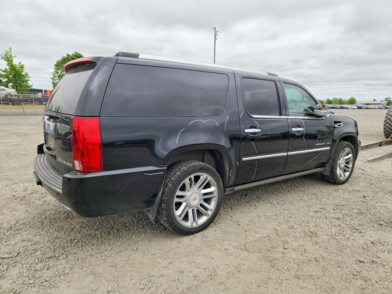 2014 Cadillac Escalade Esv Platinum - Image 3