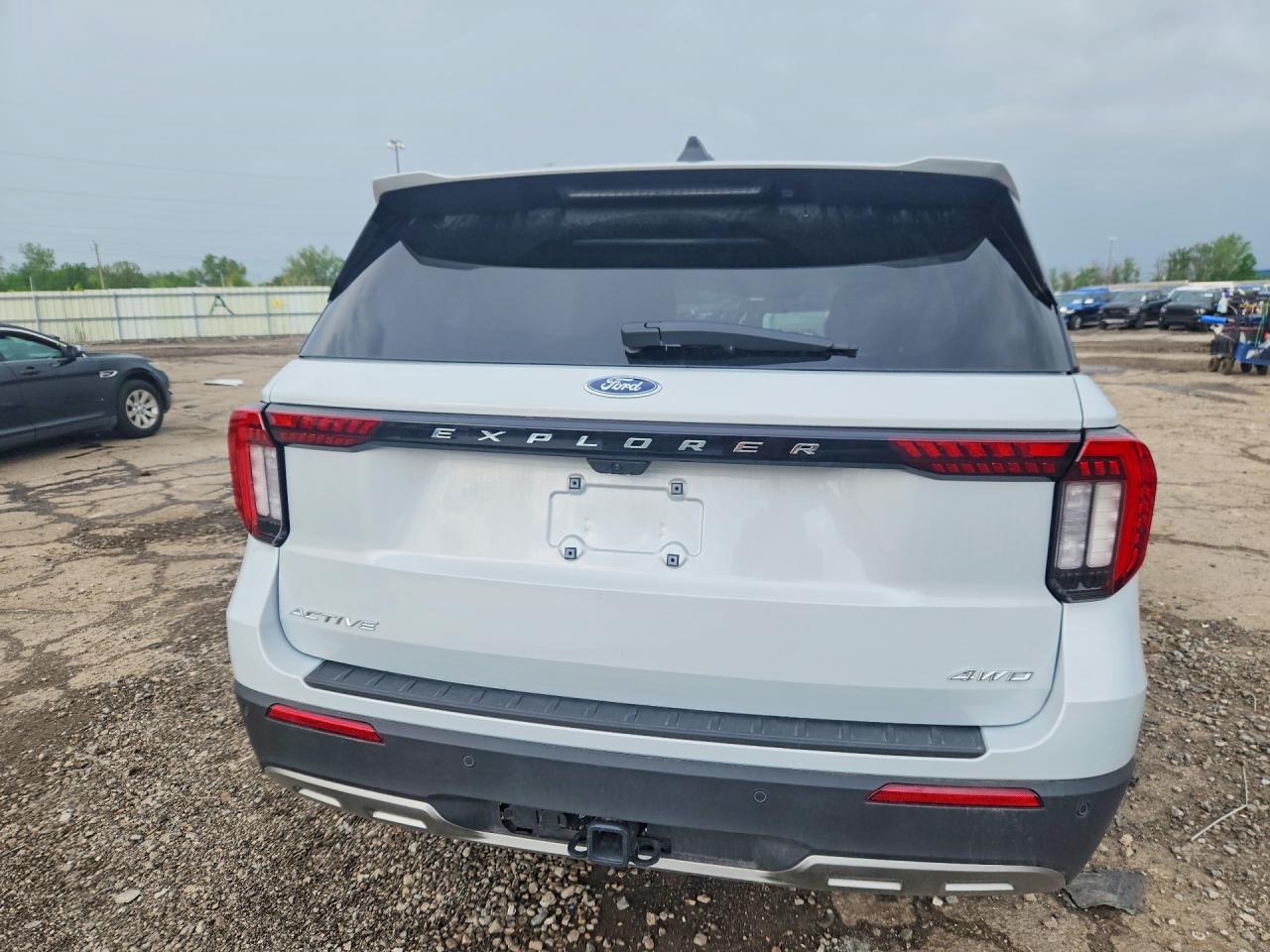 2026 Ford Explorer Active - Image 6
