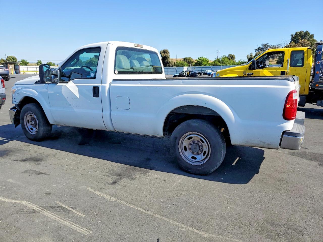 2015 Ford F350 Super Duty - Фото 2