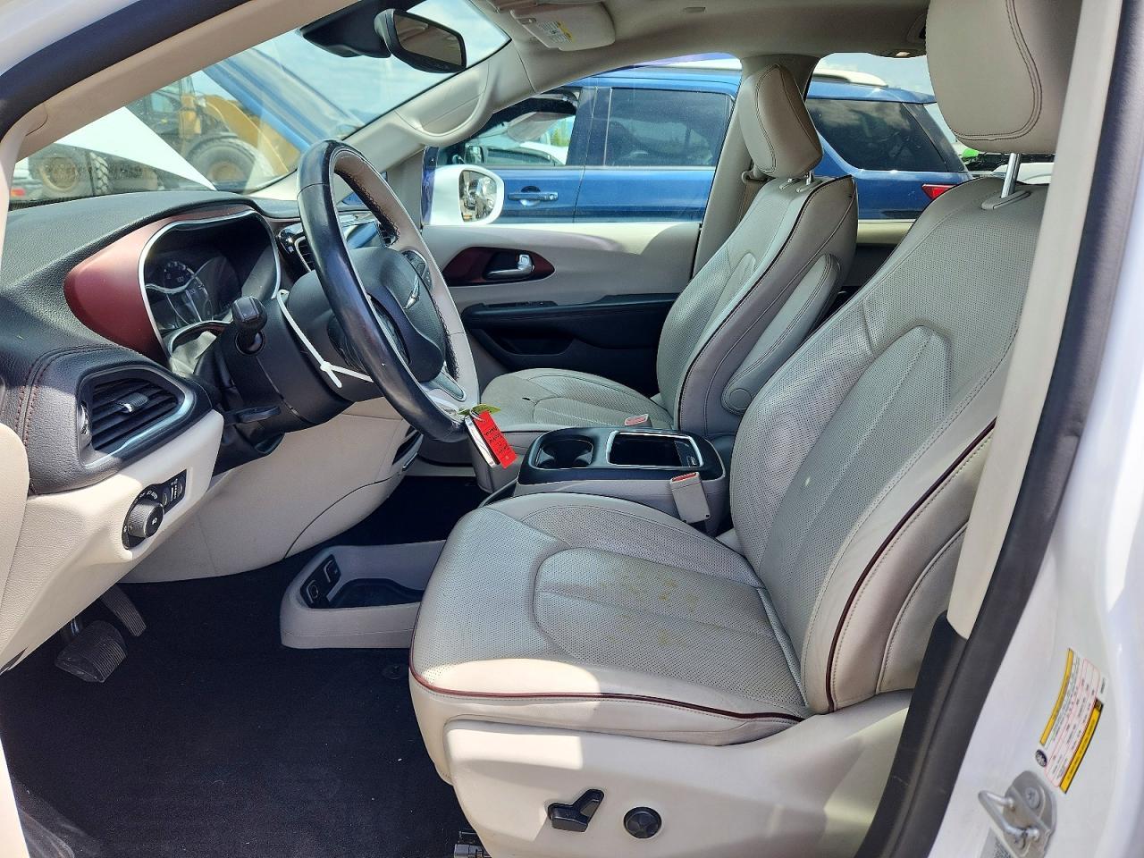 2017 Chrysler Pacifica Limited - Image 7
