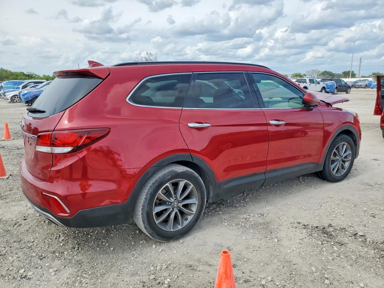 2017 Hyundai Santa Fe - Image 3