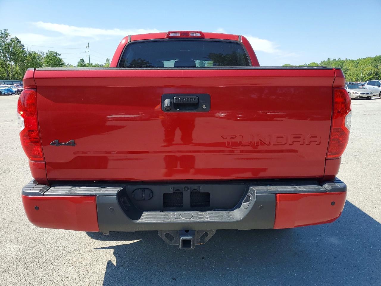 2018 Toyota Tundra Crewmax Limited - Image 6