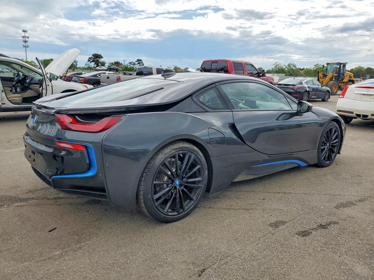 2020 BMW I8 - Фото 3