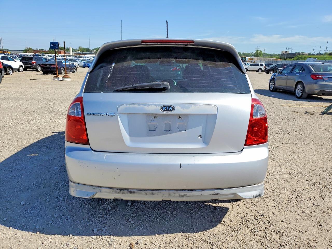 2006 Kia Spectra Spectra5 - Фото 6
