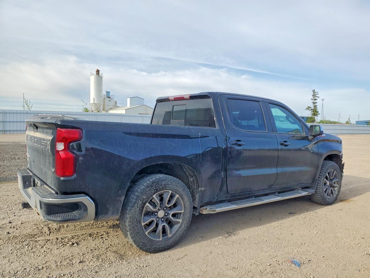 2022 Chevrolet Silverado Ltd K1500 Lt - Image 3