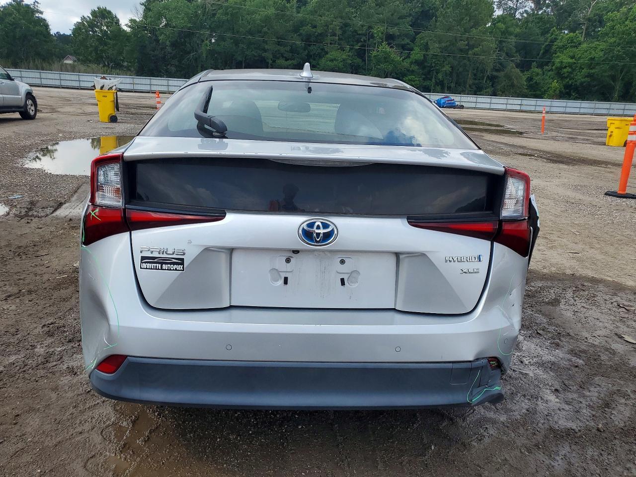 2020 Toyota Prius Xle - Image 6