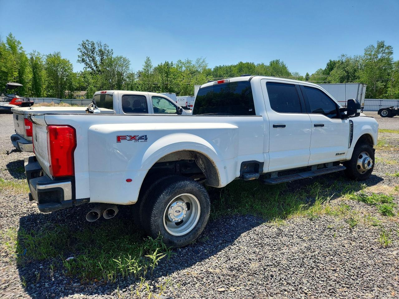 2024 Ford F350 Super Duty - Фото 3