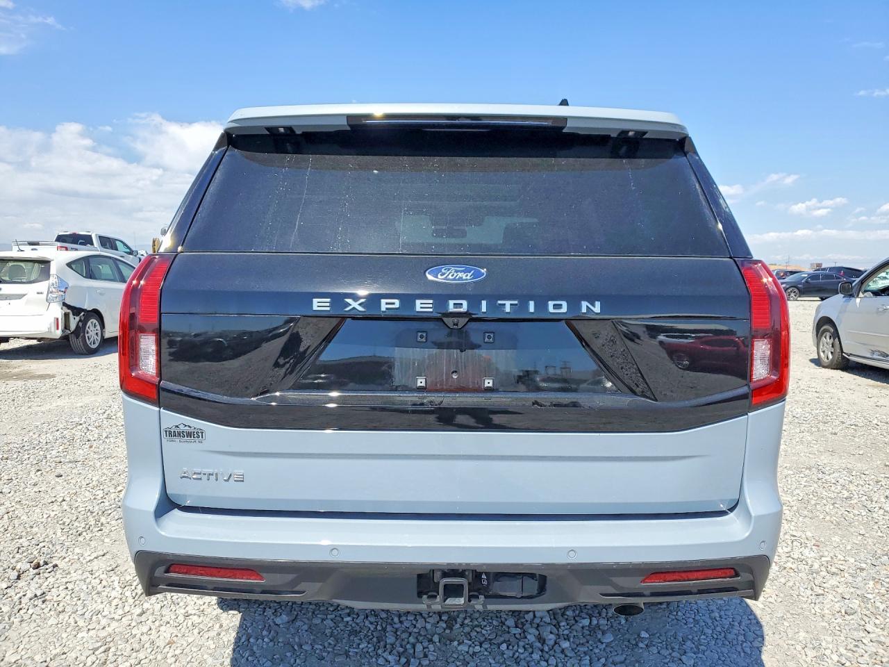 2025 Ford Expedition Active - Image 6