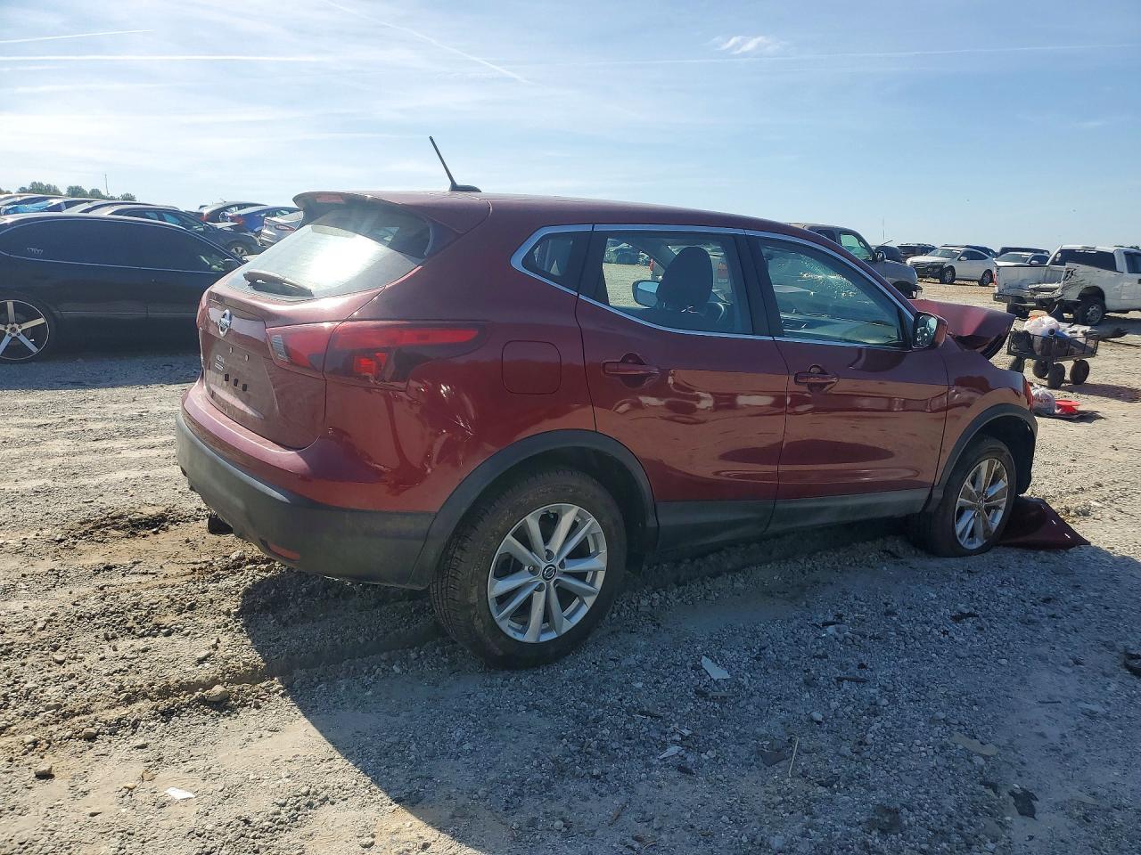 2019 Nissan Rogue Sport S - Фото 3