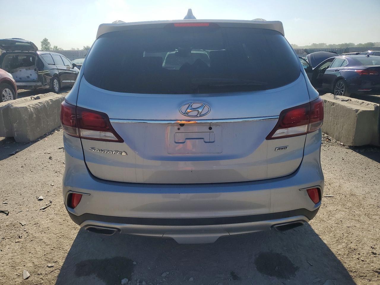 2017 Hyundai Santa Fe Se - Фото 6