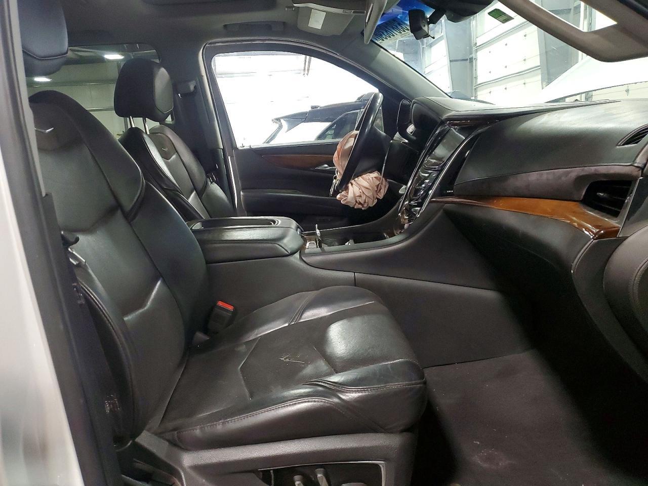2017 Cadillac Escalade Esv Luxury - Image 7