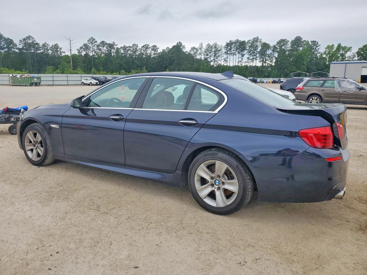 2012 BMW 528 Xi - Image 2