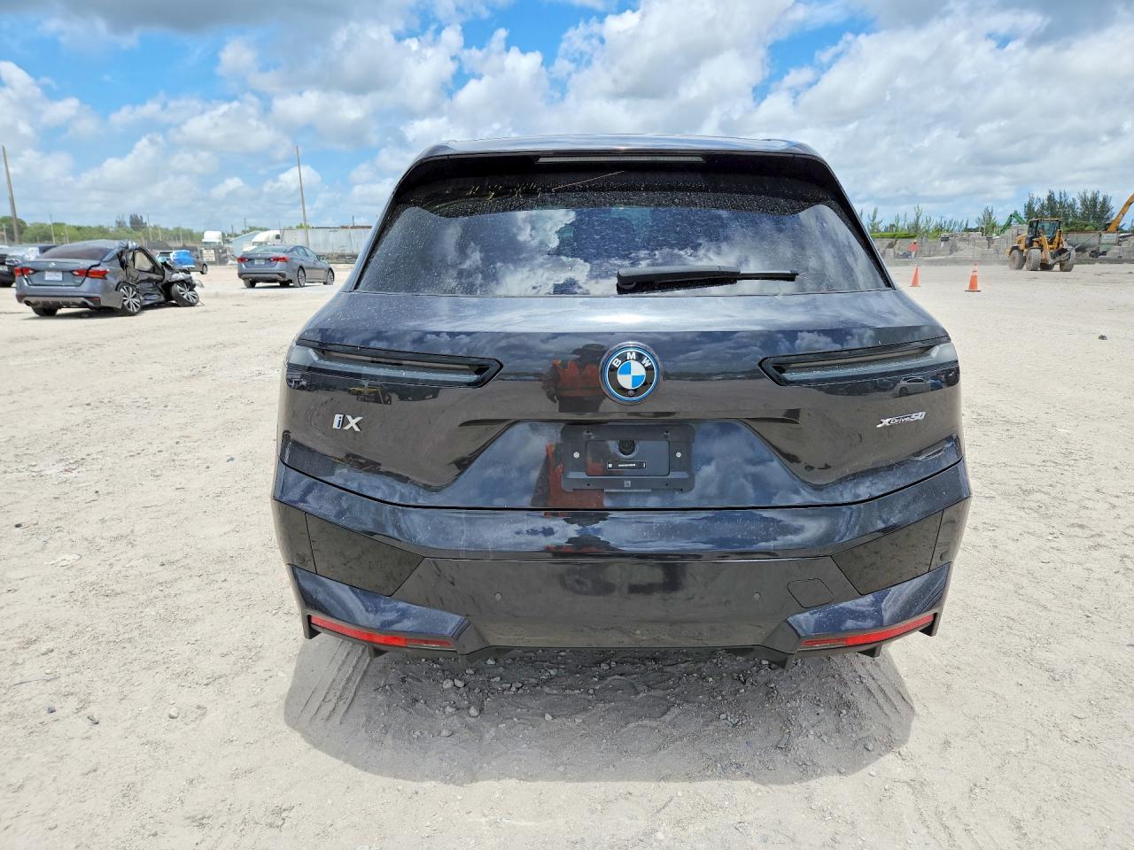 2024 BMW Ix xDrive50 - Фото 6