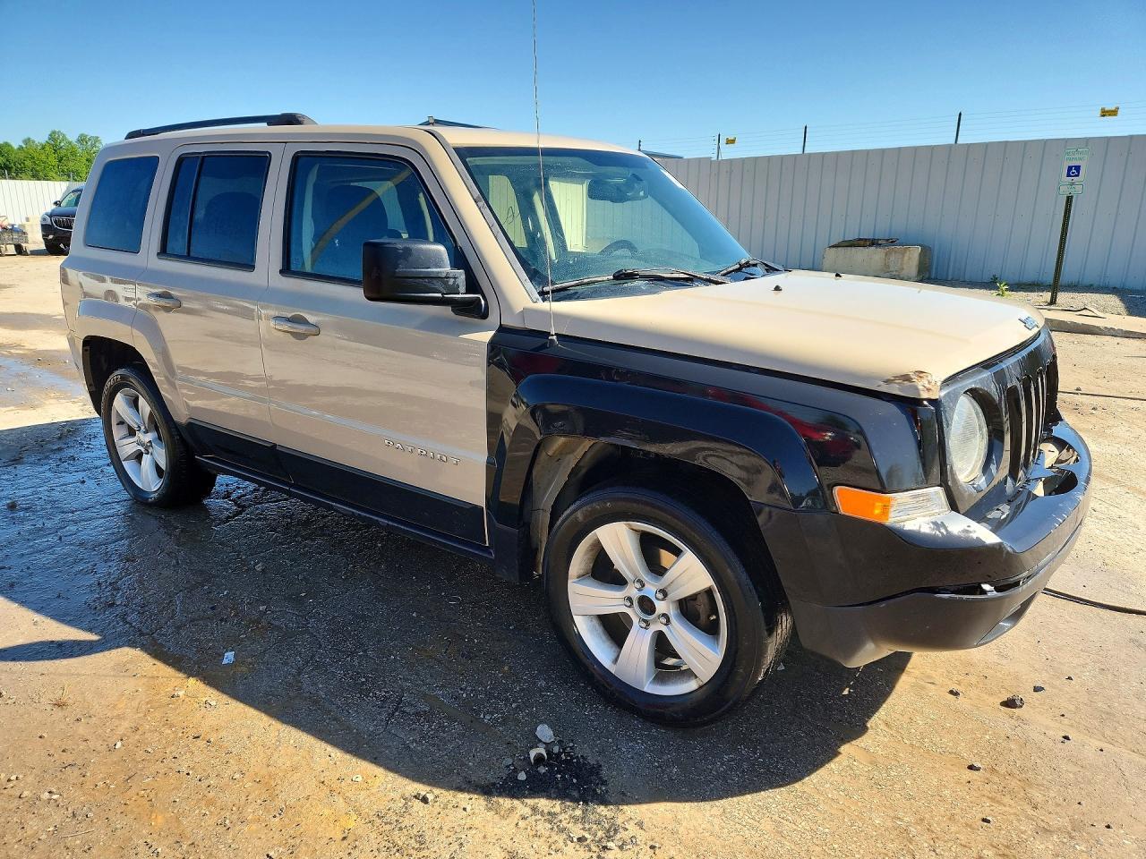 2017 Jeep Patriot Latitude - Image 4