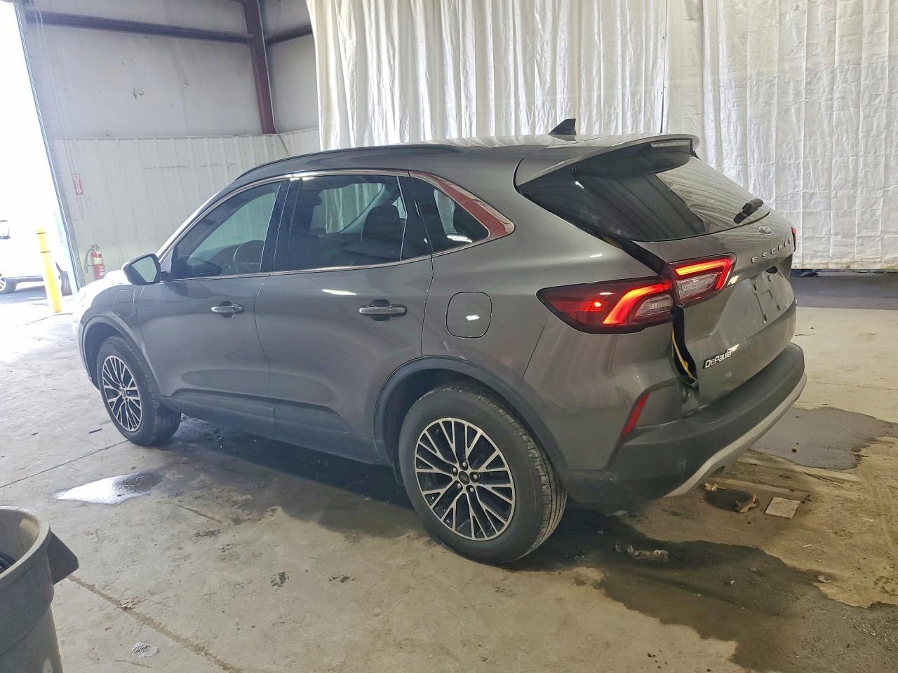 2025 Ford Escape - Фото 2