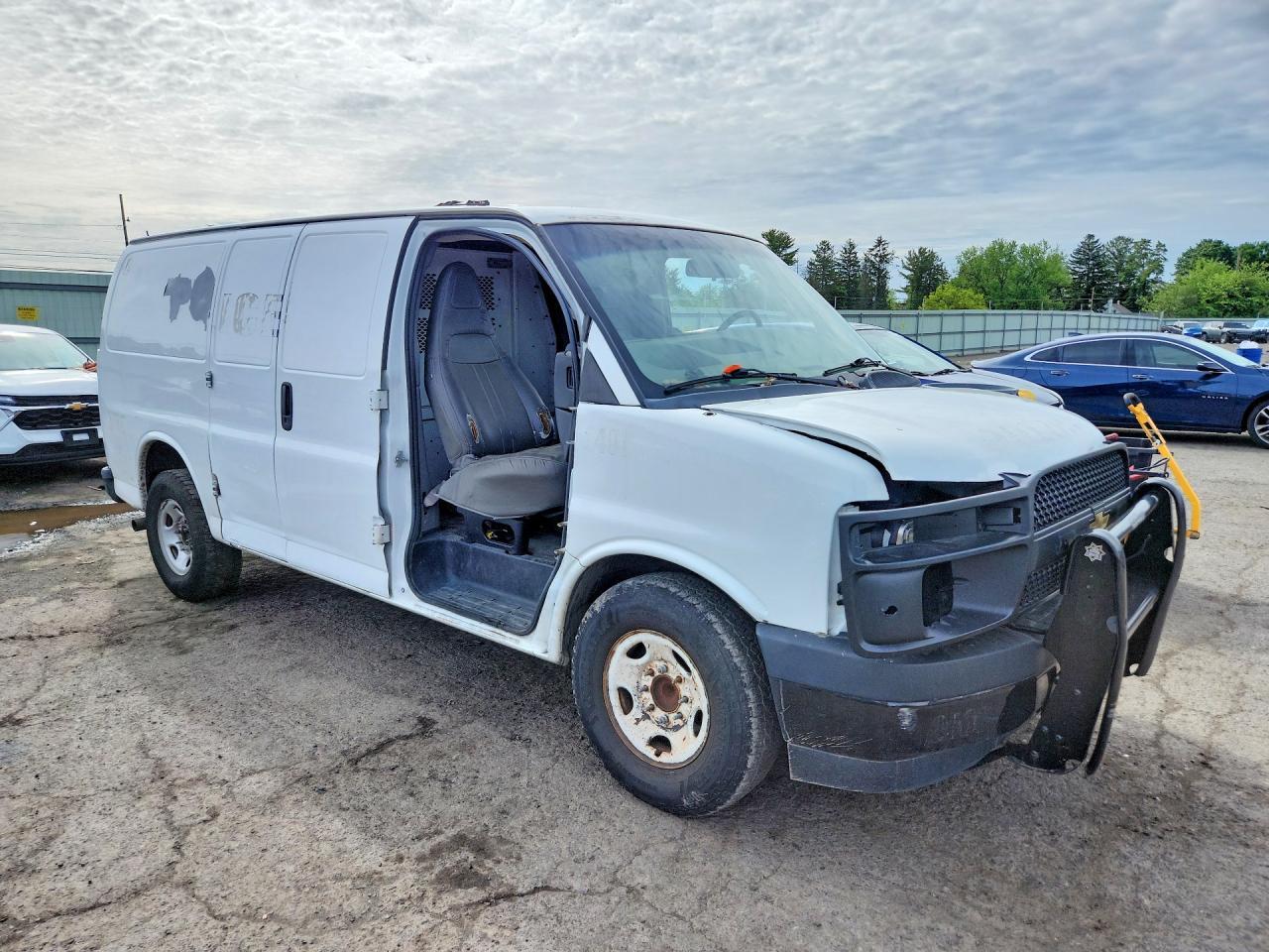 2017 Chevrolet Express 2500 Prisoner Transport Van - Фото 4